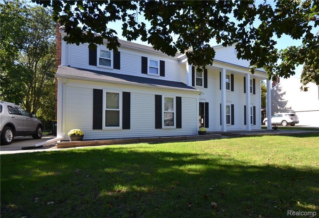 35870 Fredericksburg Road Farmington, MI 48331 - Photo 2 of 45 1 Exterior 4.JPG