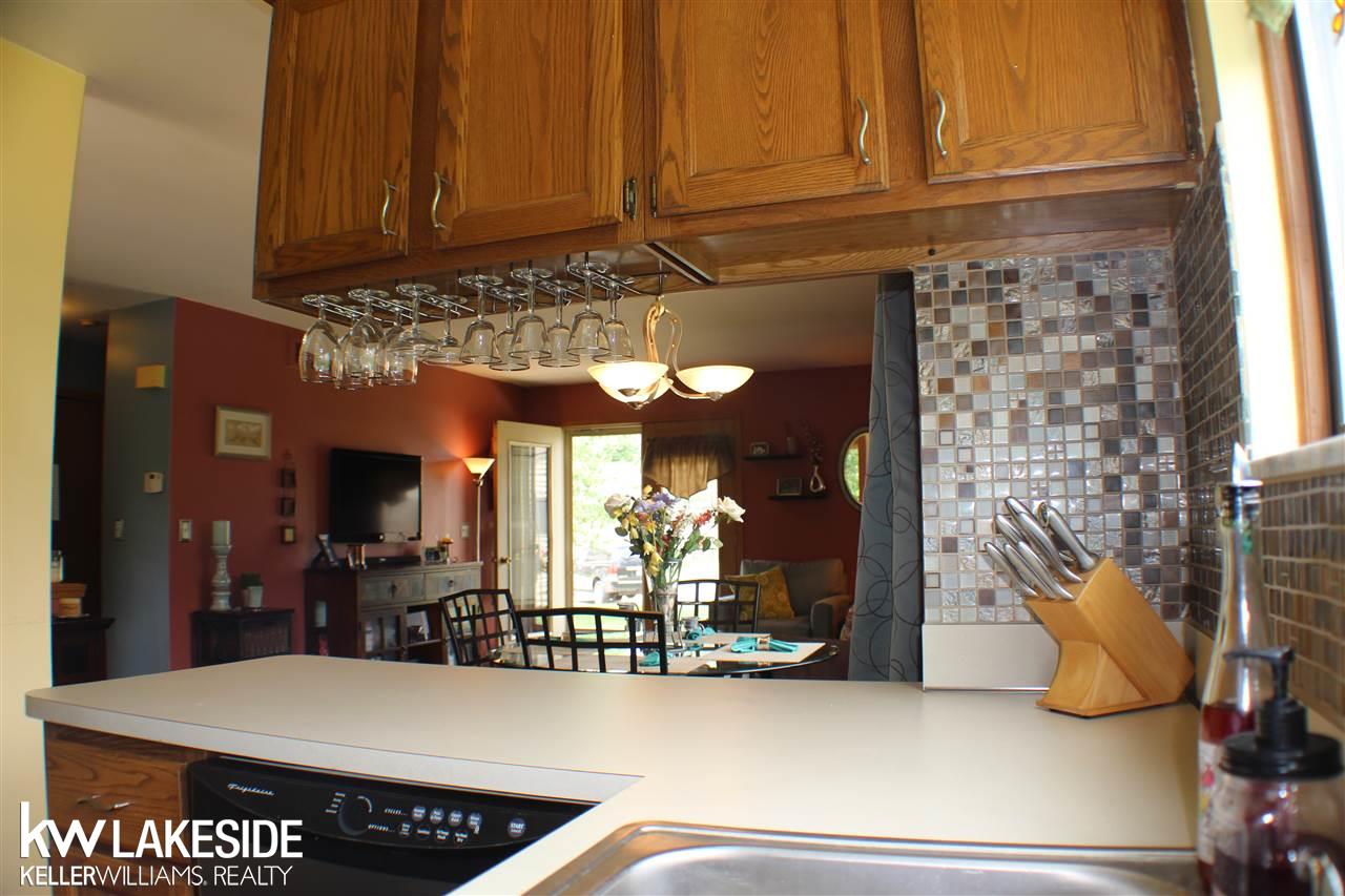 48610 Sugarbush Road New Baltimore, MI 48047 - Photo 12 of 20 31323043-11.JPG