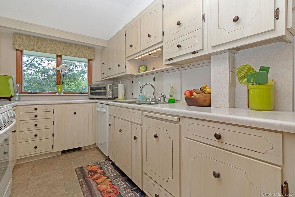 160 Deerlake Road Brevard, NC 28712 - Photo 13 of 48 Gallery Image 13