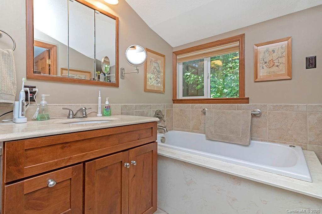 160 Deerlake Road Brevard, NC 28712 - Photo 28 of 48 Gallery Image 28