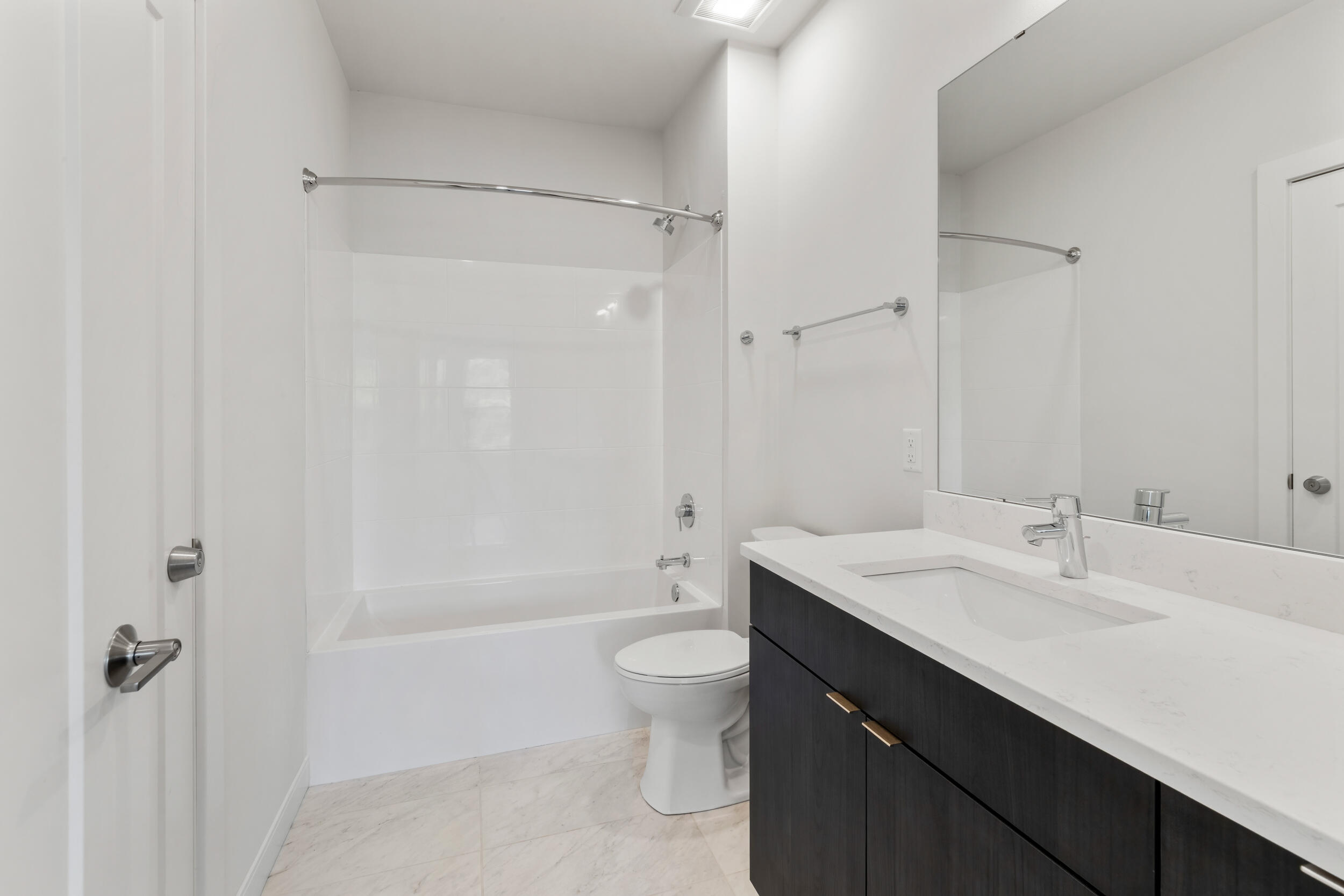 5945 6th Avenue, Unit 311 Kenosha, WI 53140 - Photo 13 of 27 IMG_0476