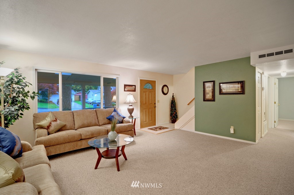 14246 147th Place Southeast Renton, WA 98059 - Photo 2 of 13