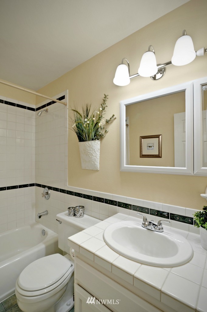 14246 147th Place Southeast Renton, WA 98059 - Photo 11 of 13