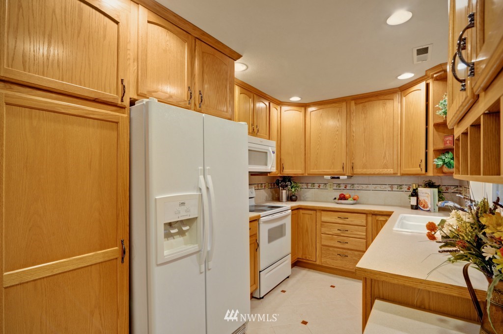 14246 147th Place Southeast Renton, WA 98059 - Photo 6 of 13