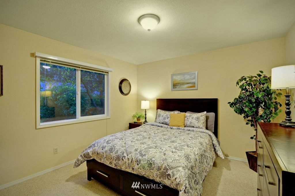 14246 147th Place Southeast Renton, WA 98059 - Photo 9 of 13