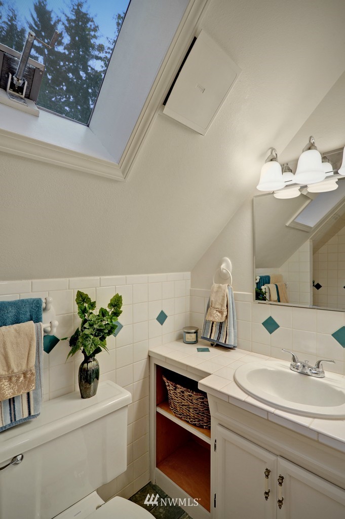 14246 147th Place Southeast Renton, WA 98059 - Photo 10 of 13