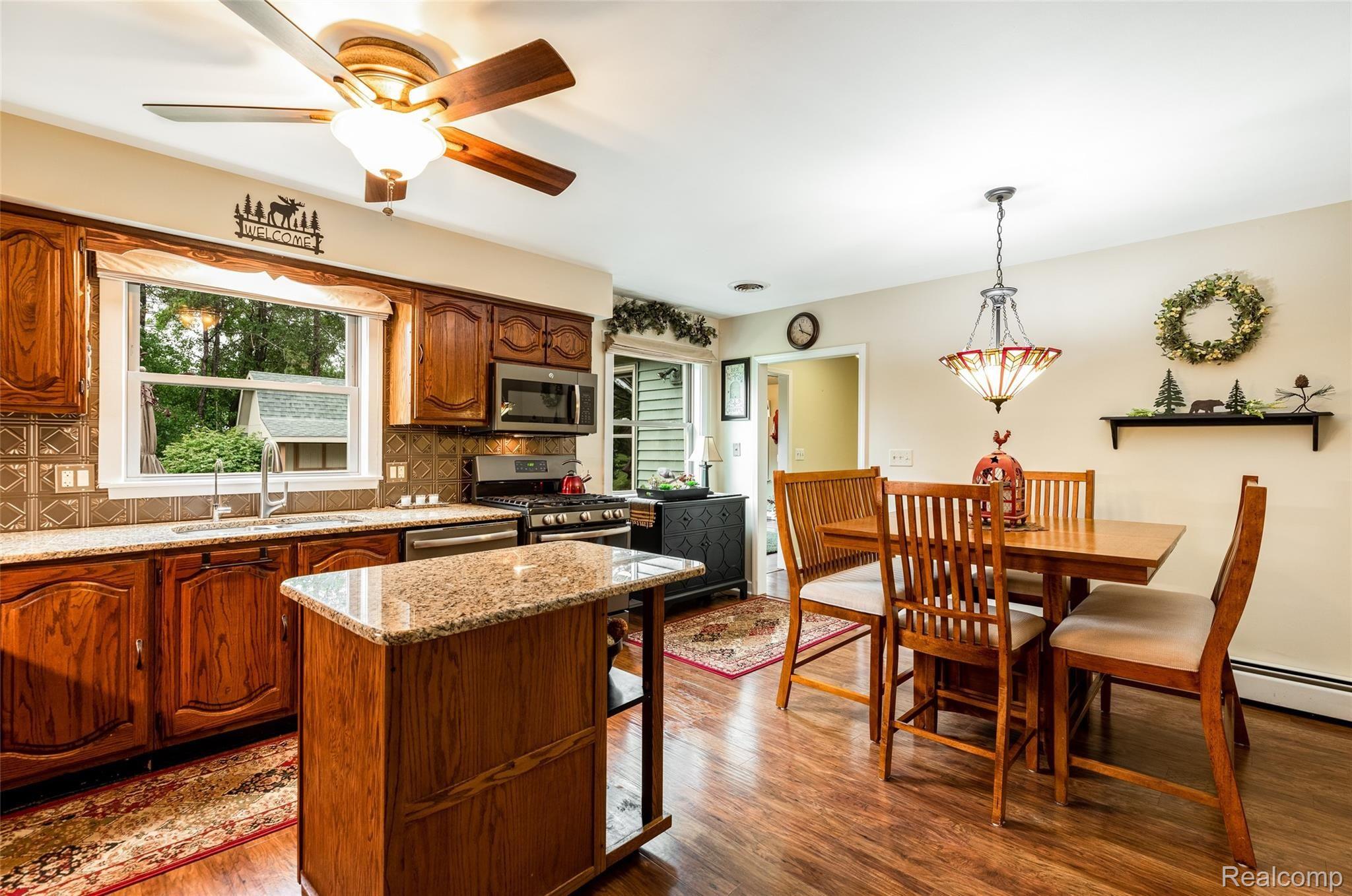 3787 Hooker Road Pinckney, MI 48169 - Photo 15 of 55 22.Kitchen
