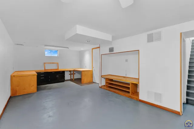 $165,000 | 2011 Southwest Stone Avenue, Topeka, KS 66604