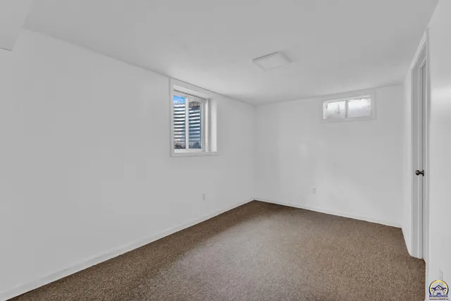 $165,000 | 2011 Southwest Stone Avenue, Topeka, KS 66604