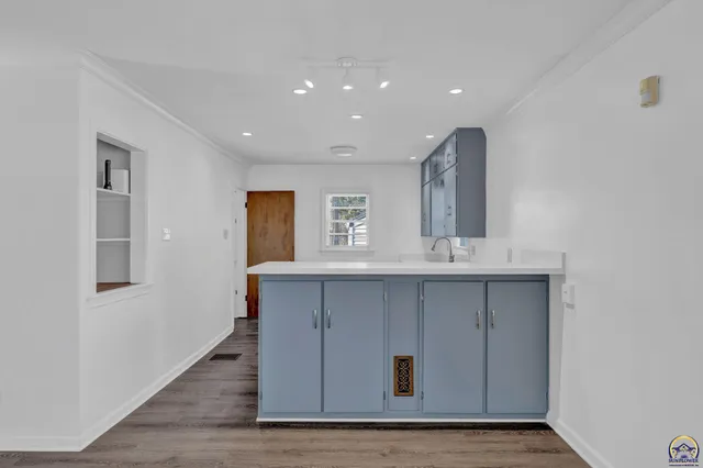 $165,000 | 2011 Southwest Stone Avenue, Topeka, KS 66604