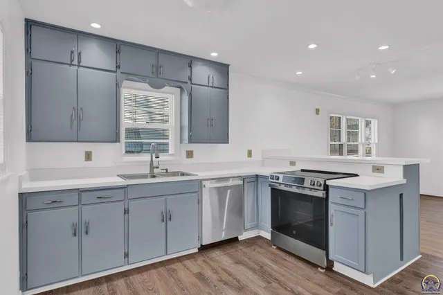 $165,000 | 2011 Southwest Stone Avenue, Topeka, KS 66604