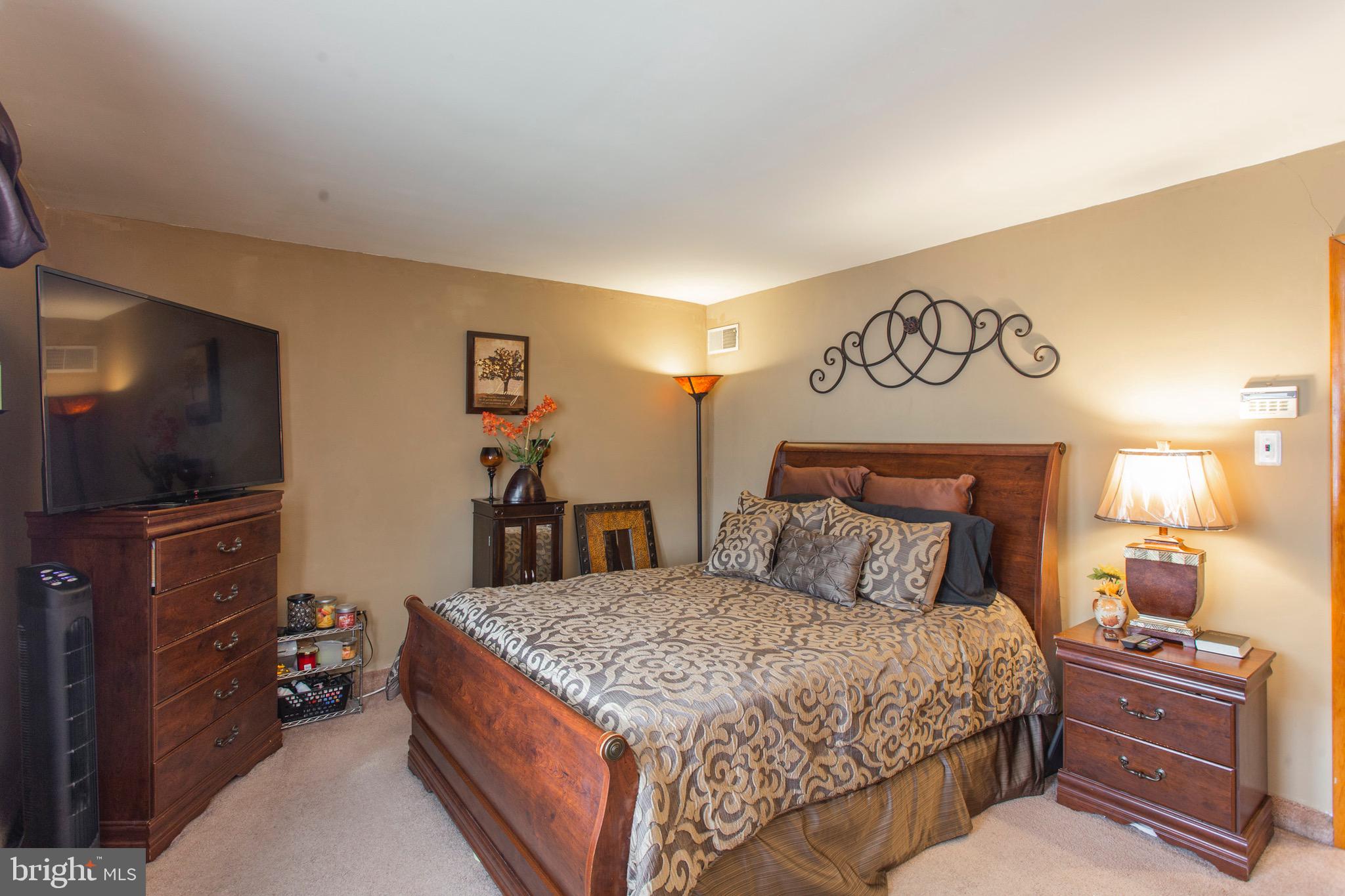1119 Crestview Road Darby, PA 19023 - Photo 12 of 34 Gallery Image 12