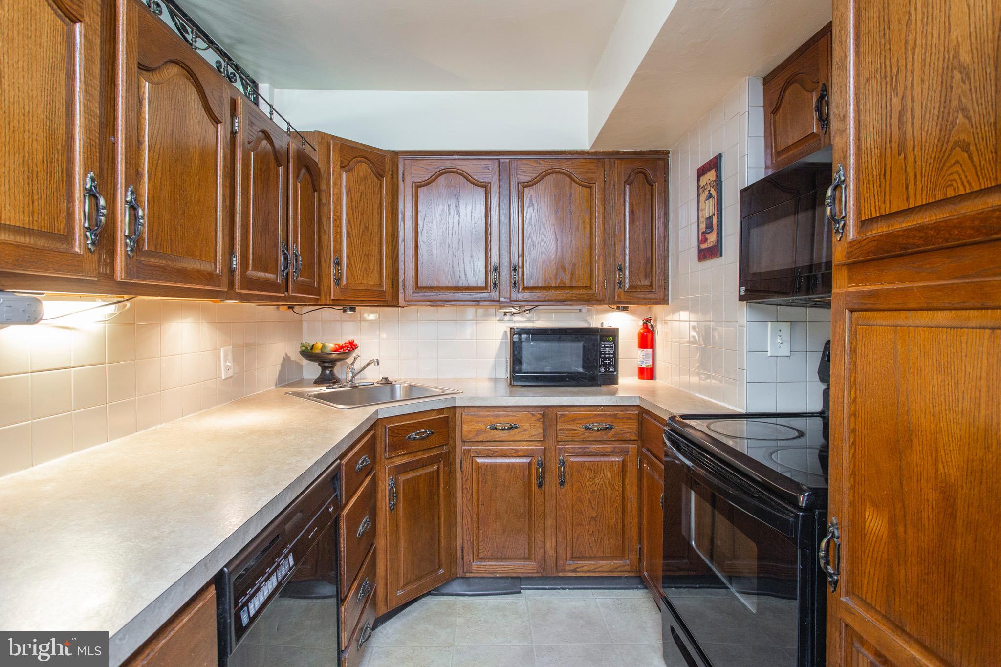 1119 Crestview Road Darby, PA 19023 - Photo 8 of 34 Gallery Image 8