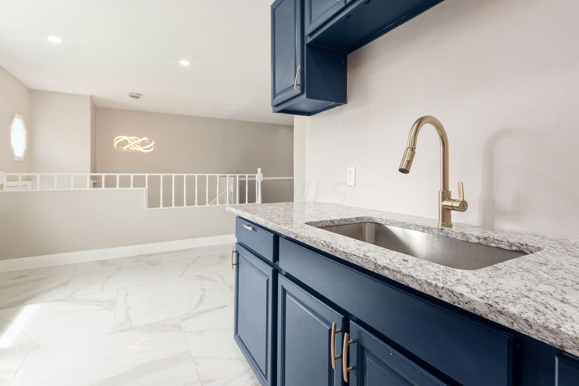 3927 Edendale Road Columbus, OH 43207 - Photo 13 of 26 017_306d2f_M 3927 Edendale031