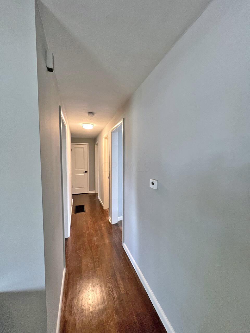4363 Maize Road Columbus, OH 43224 - Photo 8 of 32 Hallway
