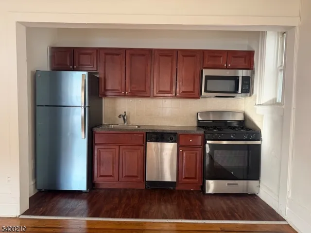 $1,750 | 165 Franklin Street, Unit 201, Bloomfield, NJ 07003