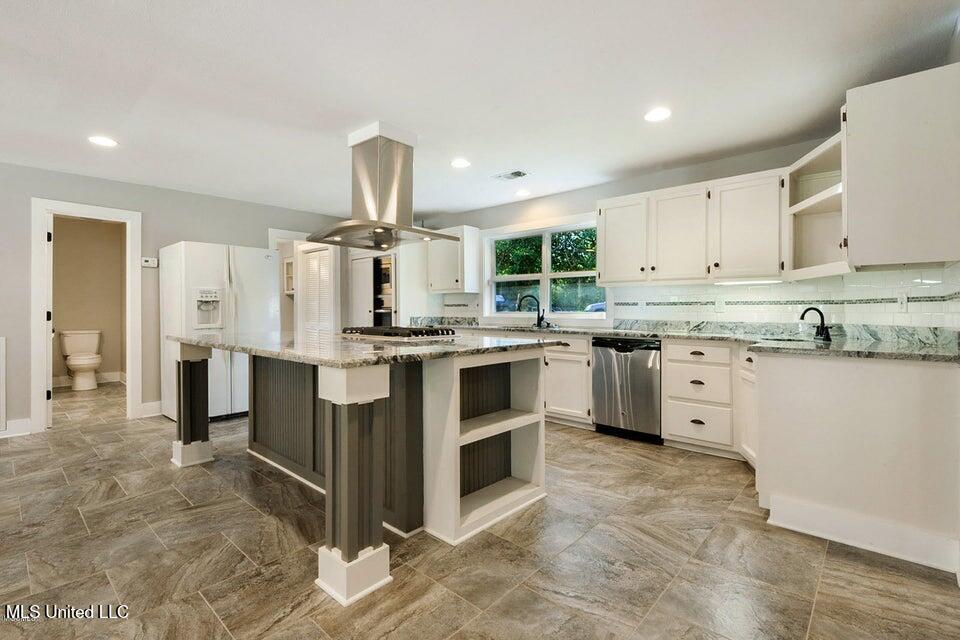 18153 Doc Lizana Road Gulfport, MS 39503 - Photo 13 of 41 18153 13