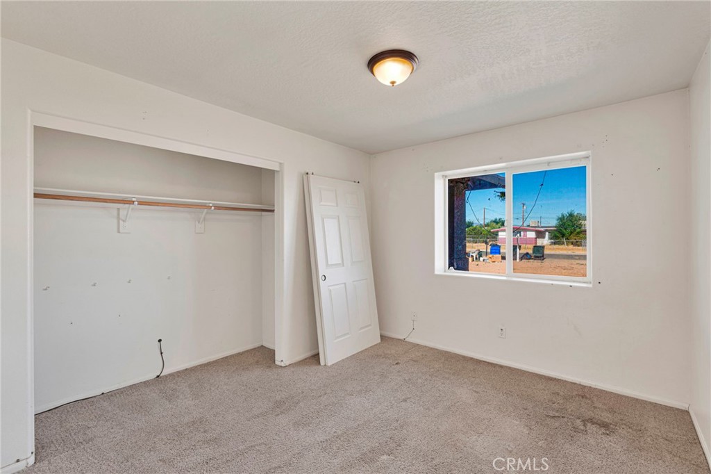 13475 Yakima Road Apple Valley, CA 92308 - Photo 13 of 24
