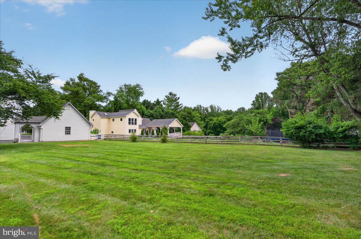 11057 Bishopsgate Court Reston, VA 20194 - Photo 65 of 72 Flat Backyard
