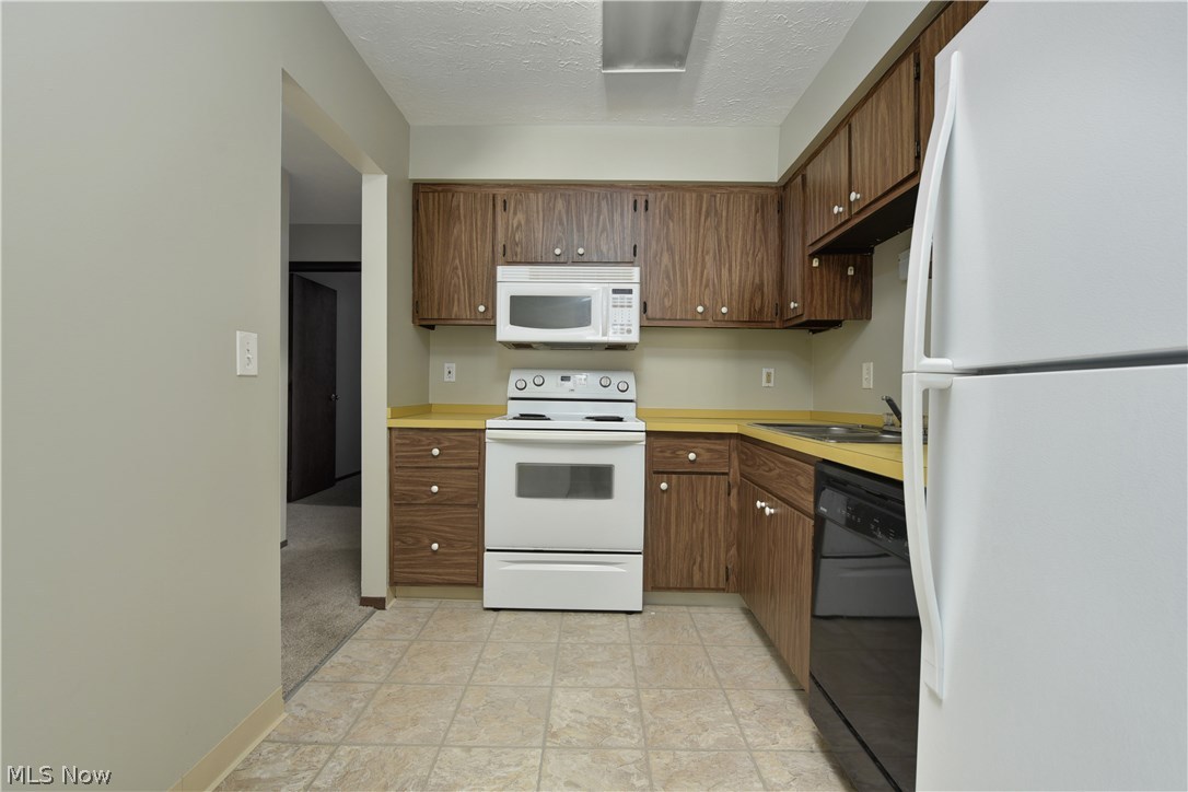29315 Detroit Road, Unit 2 Westlake, OH 44145 - Photo 13 of 34
