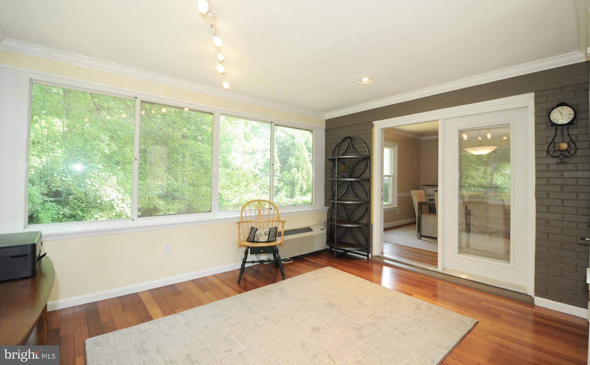 7821 Elba Road Alexandria, VA 22306 - Photo 15 of 54 SUNROOM LOOKING TOWARD ATRIUM DOOR TO DINING ROOM