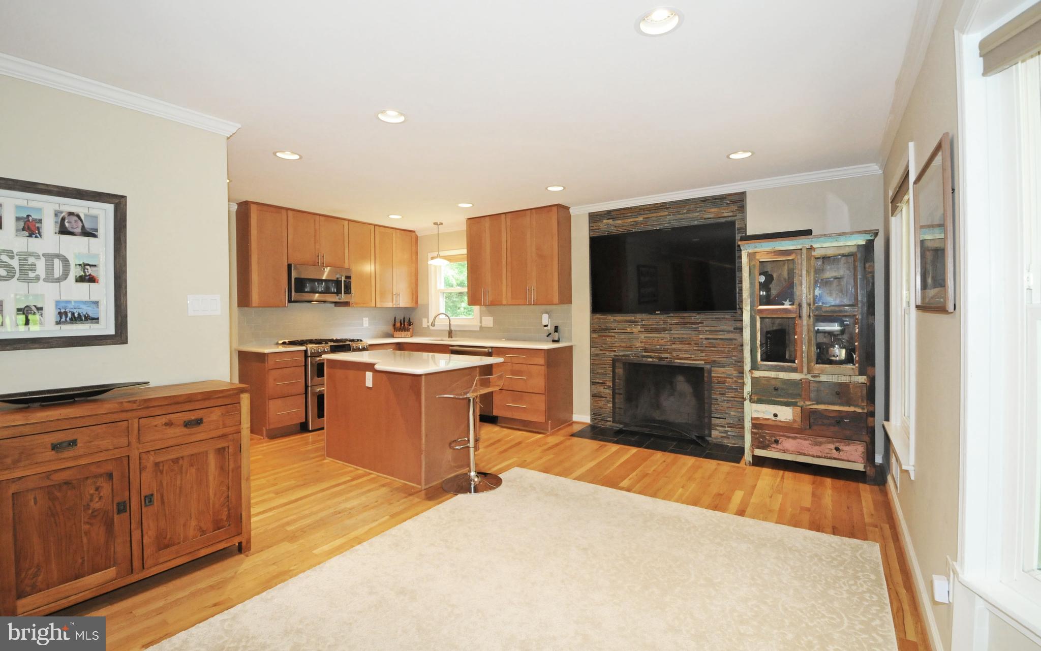 7821 Elba Road Alexandria, VA 22306 - Photo 17 of 54 OPEN CONCEPT BREAKFAST AREA/FAMILY ROOM