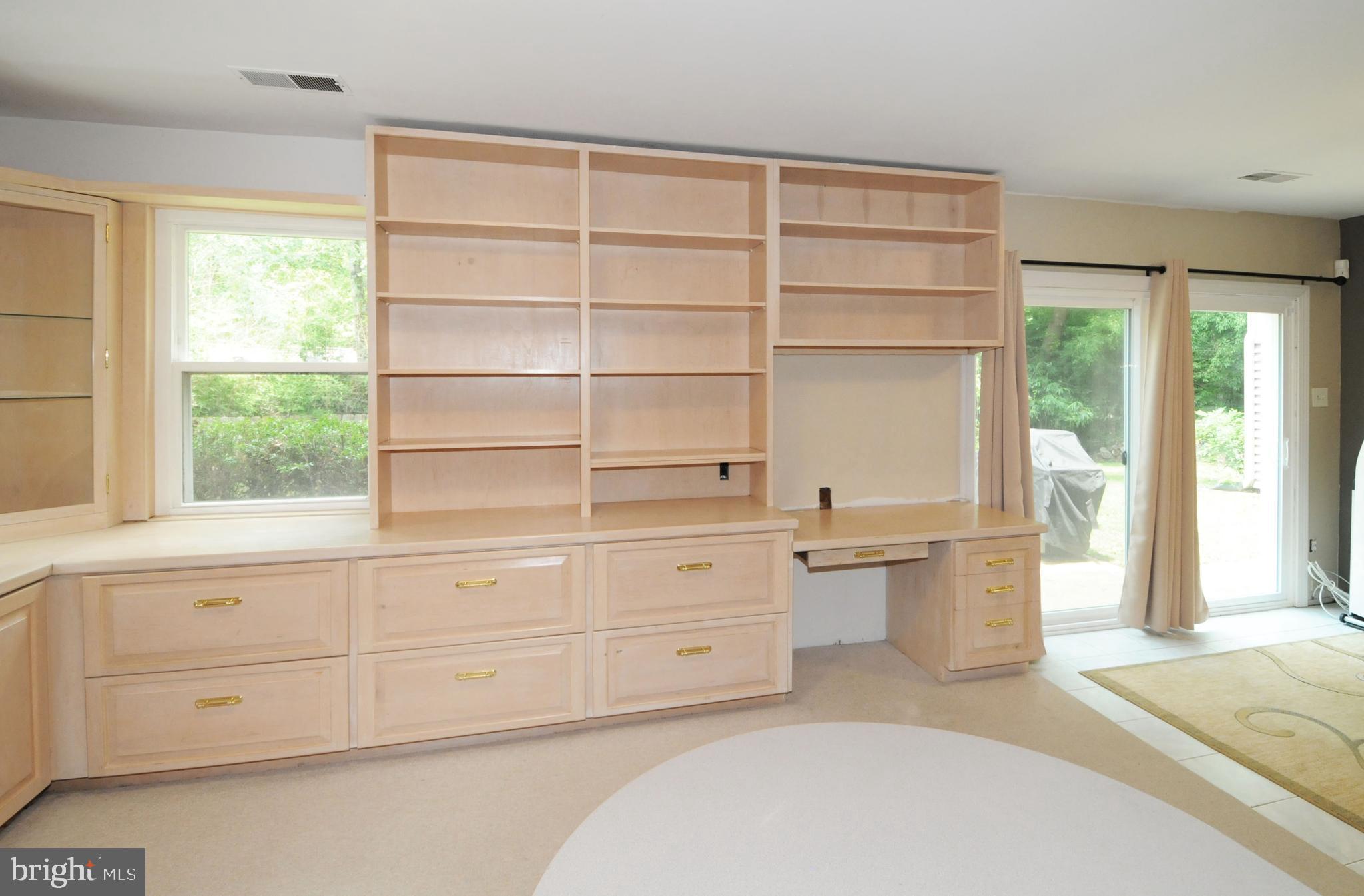 7821 Elba Road Alexandria, VA 22306 - Photo 42 of 54 THESE BUILT-INS ARE AWESOME!