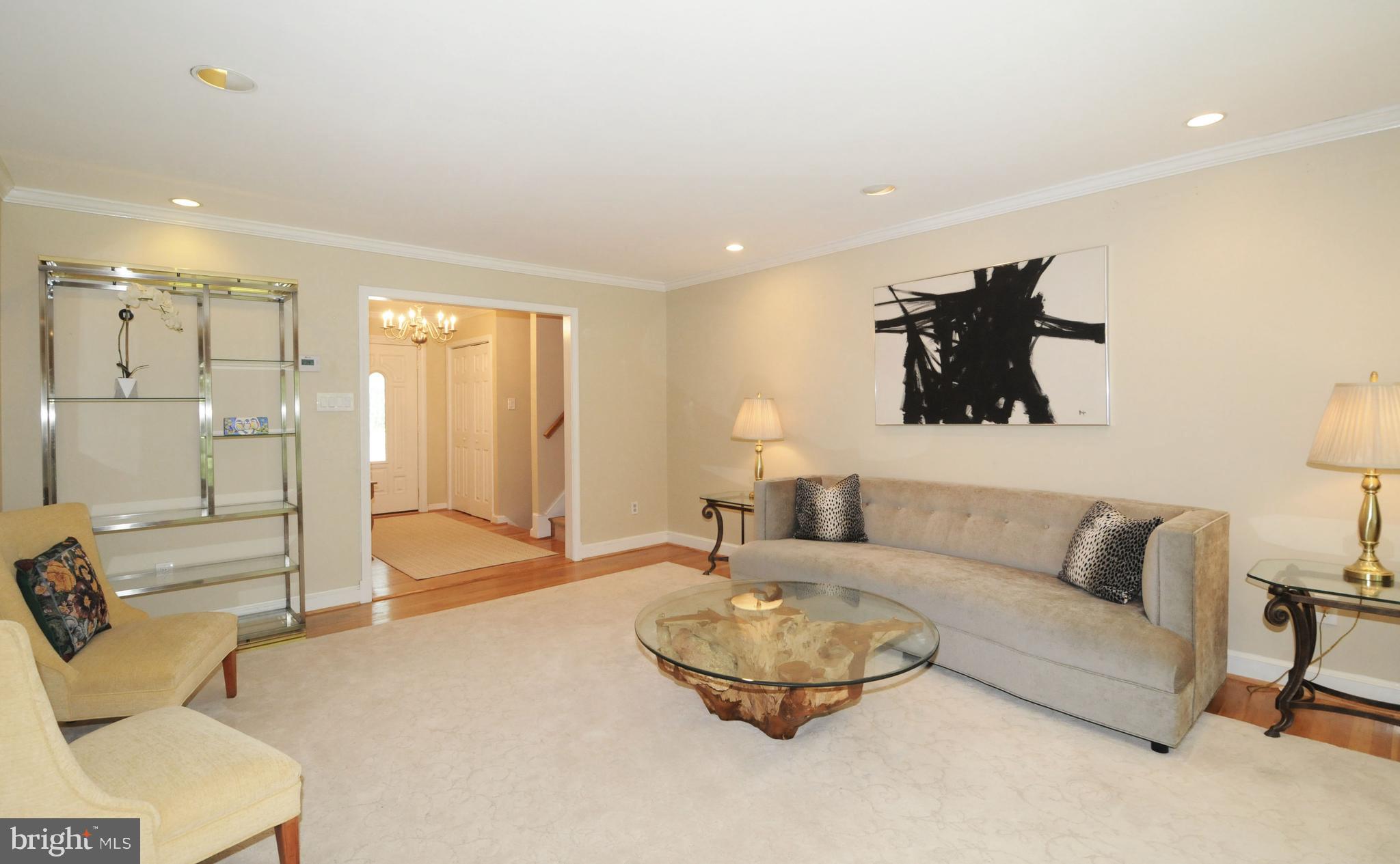 7821 Elba Road Alexandria, VA 22306 - Photo 8 of 54 ANOTHER VIEW OF THE LIVING ROM