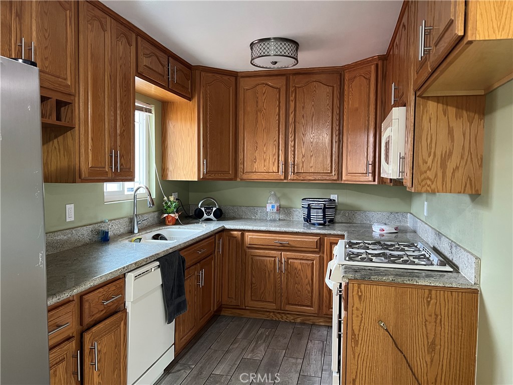 722 Forest Park Drive Riverside, CA 92501 - Photo 4 of 19