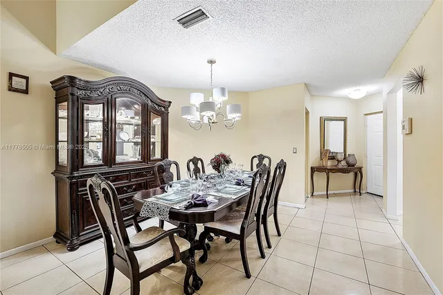$260,000 | 4101 Coral Tree Circle, Unit 313, Coconut Creek, FL 33073