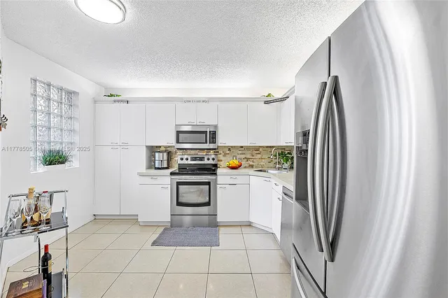 $260,000 | 4101 Coral Tree Circle, Unit 313, Coconut Creek, FL 33073