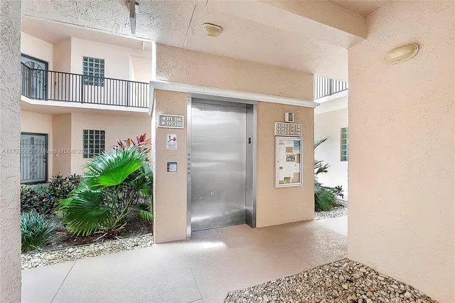 $260,000 | 4101 Coral Tree Circle, Unit 313, Coconut Creek, FL 33073