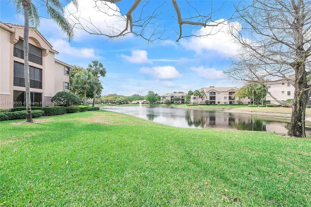 $260,000 | 4101 Coral Tree Circle, Unit 313, Coconut Creek, FL 33073