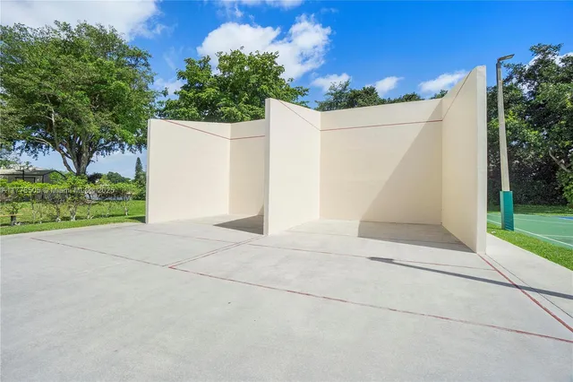 $260,000 | 4101 Coral Tree Circle, Unit 313, Coconut Creek, FL 33073