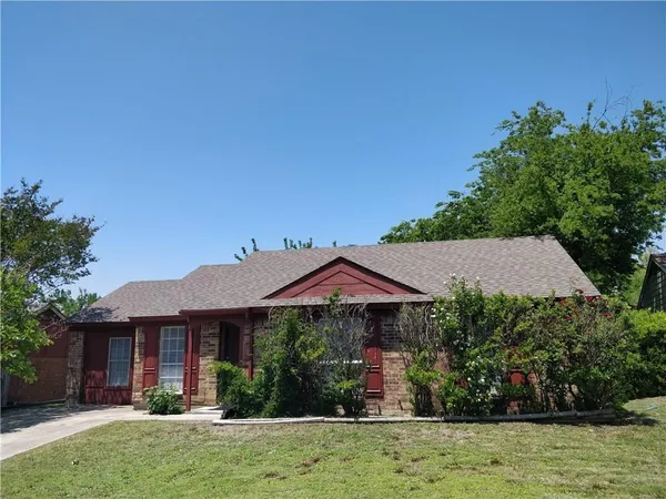 $2,100 | 825 Annapolis Drive, Arlington, TX 76017