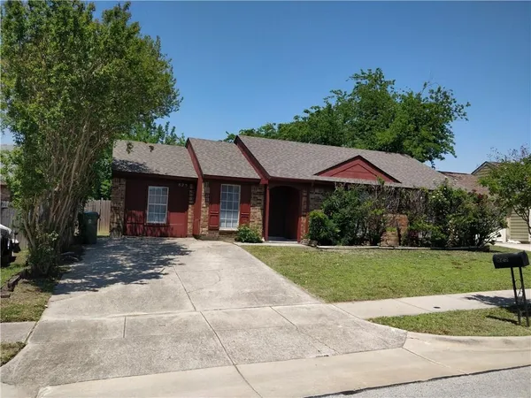 $2,100 | 825 Annapolis Drive, Arlington, TX 76017