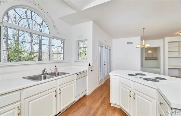 $550,000 | 16614 Highland Summit Drive, Wildwood, MO 63011