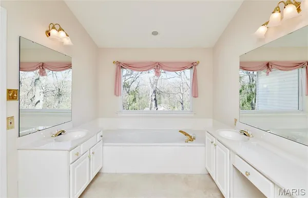 $550,000 | 16614 Highland Summit Drive, Wildwood, MO 63011