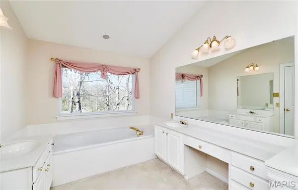 $550,000 | 16614 Highland Summit Drive, Wildwood, MO 63011