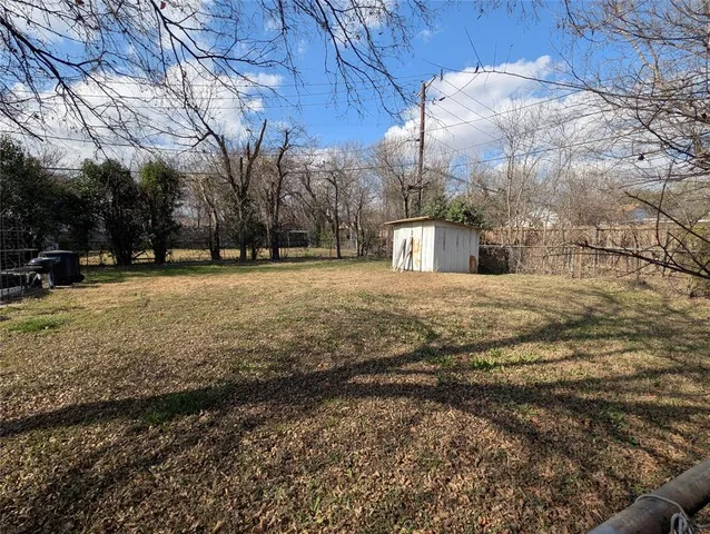 $444,900 | 2600 West Bewick Street, Fort Worth, TX 76109