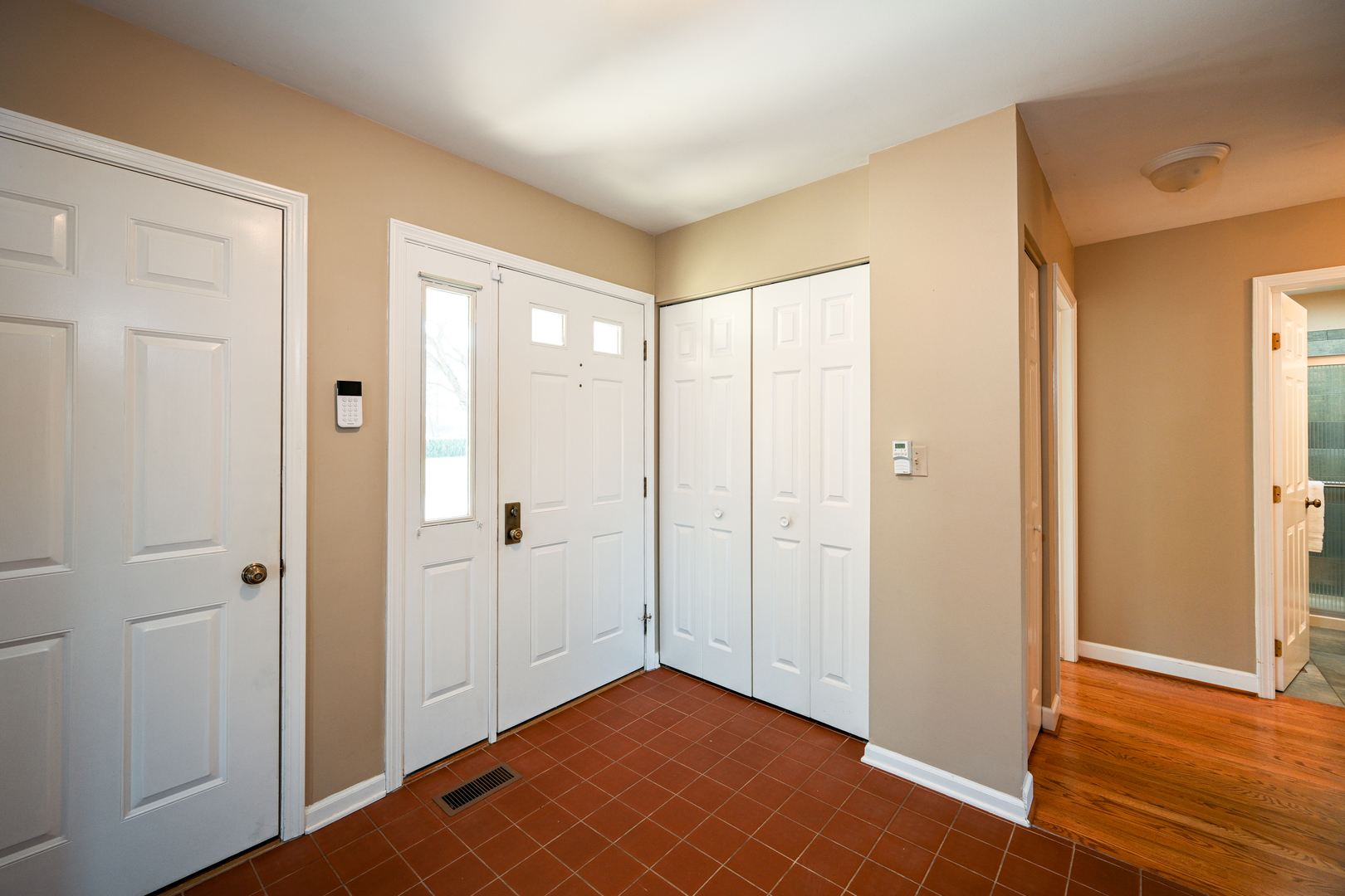 1015 Creekside Drive Wheaton, IL 60189 - Photo 15 of 28