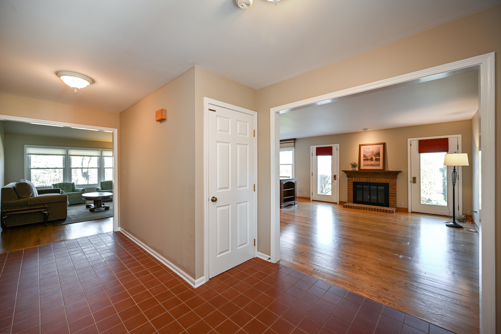 1015 Creekside Drive Wheaton, IL 60189 - Photo 5 of 28