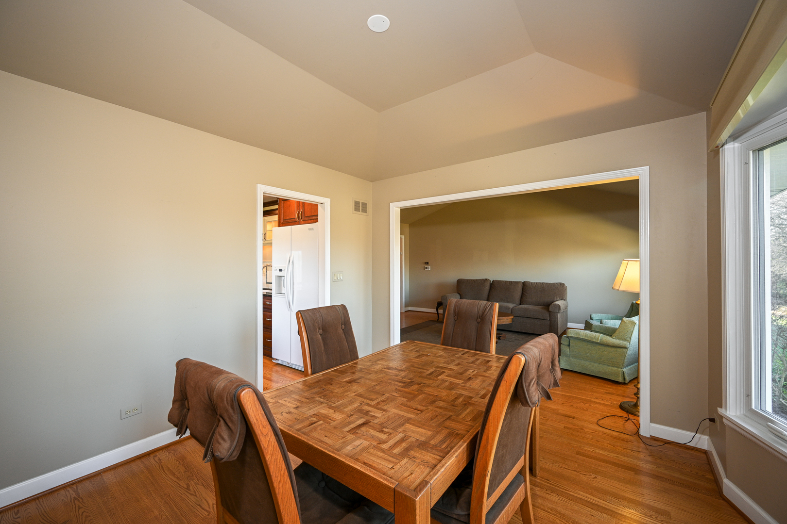 1015 Creekside Drive Wheaton, IL 60189 - Photo 9 of 28