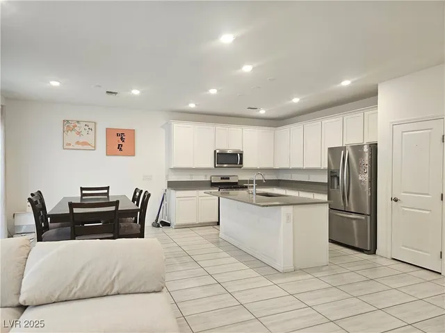 $2,395 | 8033 Adelaide Hills Street, Las Vegas, NV 89113