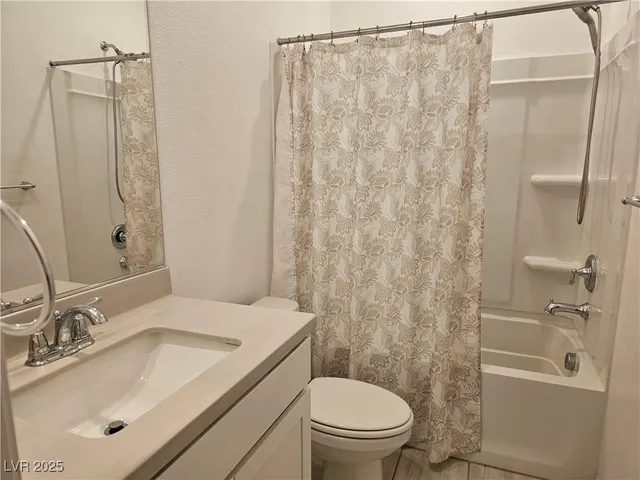 $2,395 | 8033 Adelaide Hills Street, Las Vegas, NV 89113