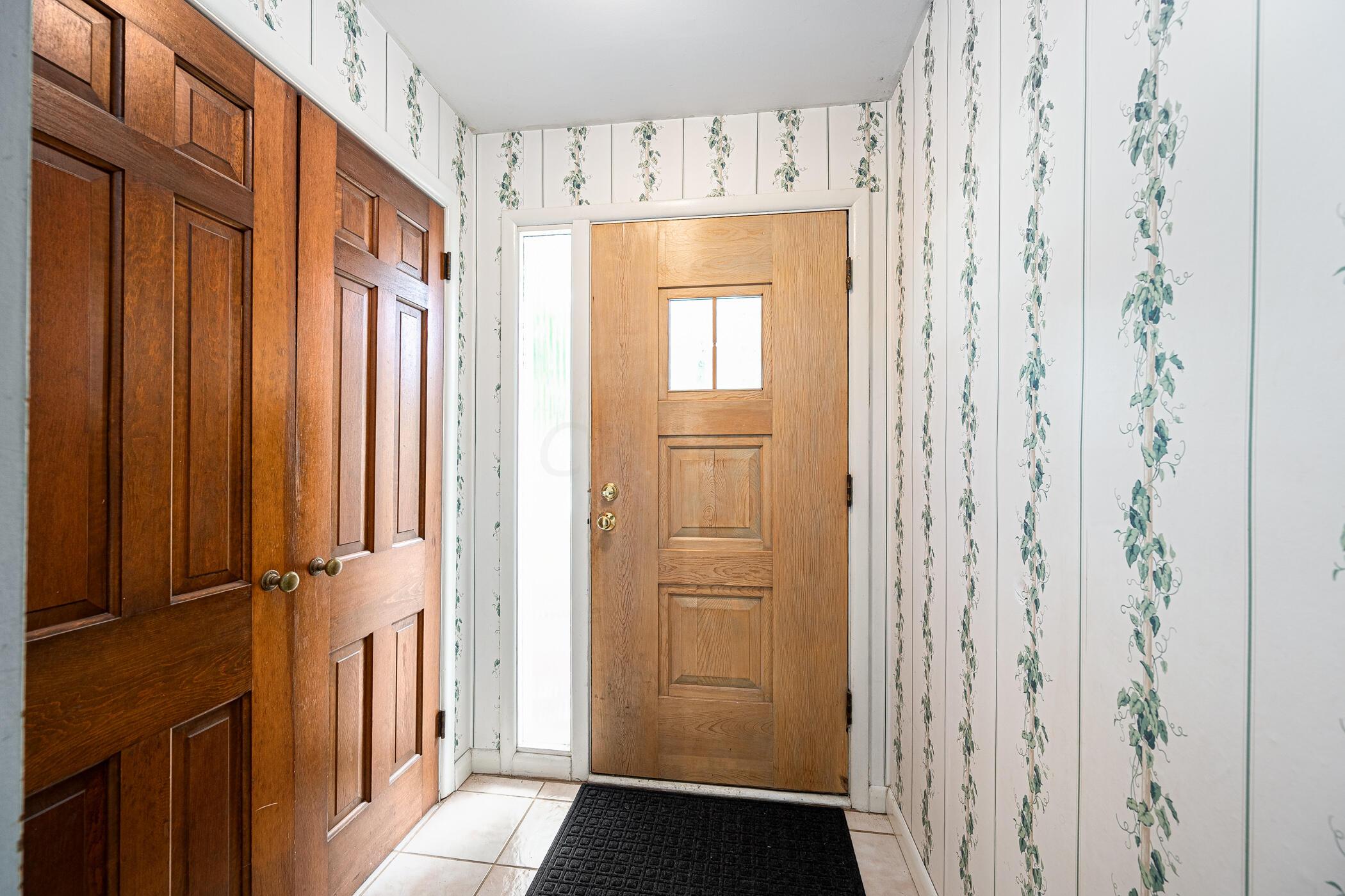 1904 Malvern Road Columbus, OH 43221 - Photo 11 of 55 Entry