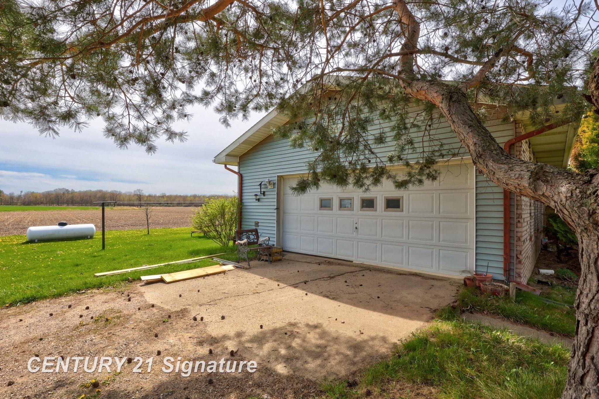 12595 Brant Road St. Charles, MI 48655 - Photo 5 of 43