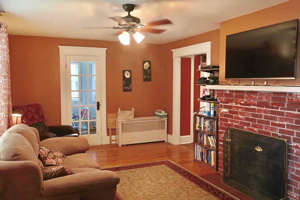 65 Dorset Street Springfield, MA 01108 - Photo 3 of 19 Gallery Image 3