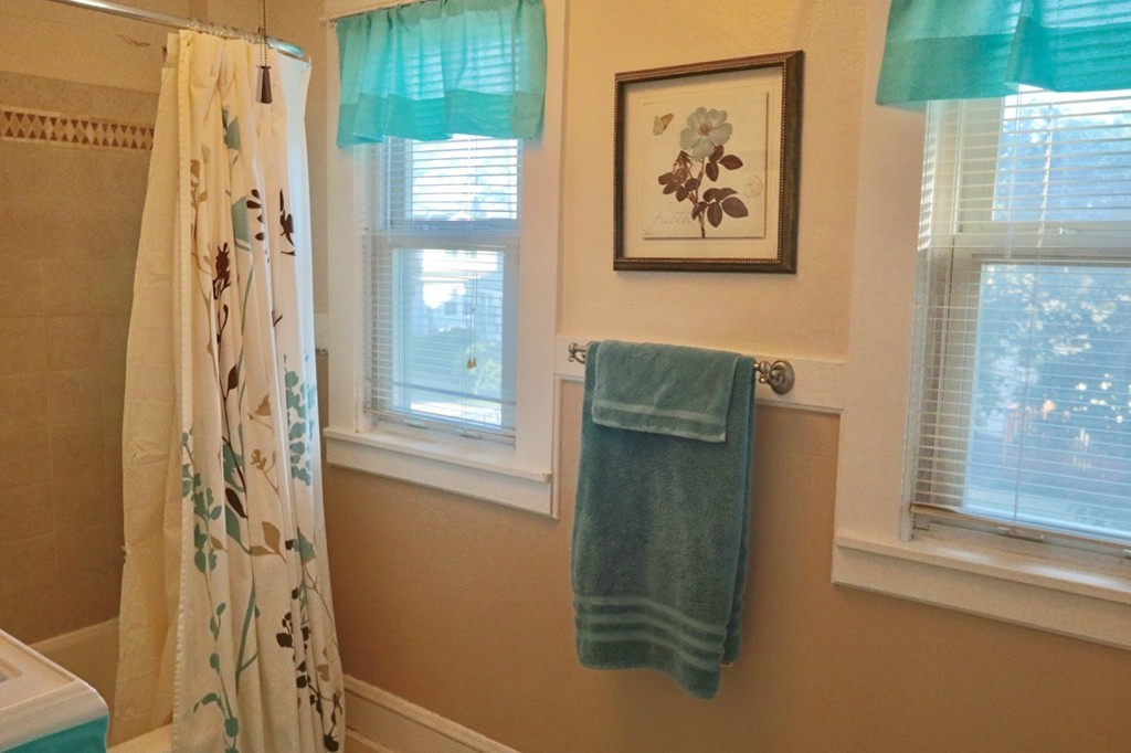 65 Dorset Street Springfield, MA 01108 - Photo 4 of 19 Gallery Image 4