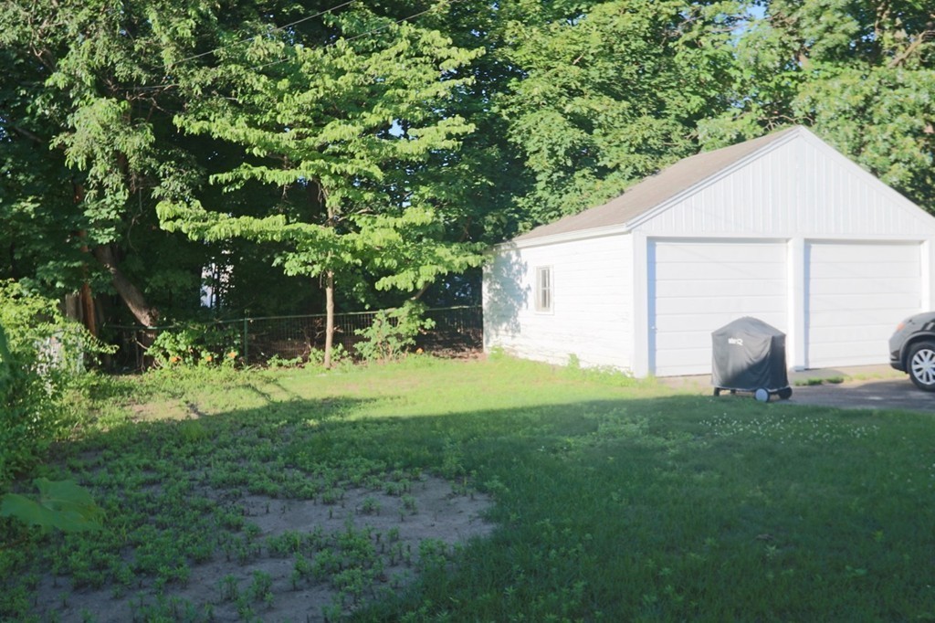 65 Dorset Street Springfield, MA 01108 - Photo 8 of 19 Gallery Image 8